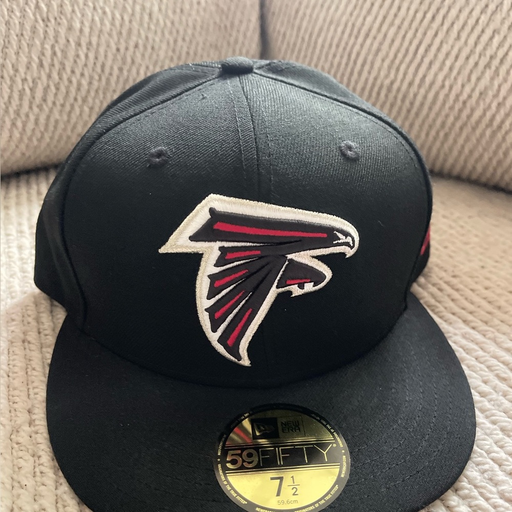 New Era Black and Red Falcons Fitted Cap
